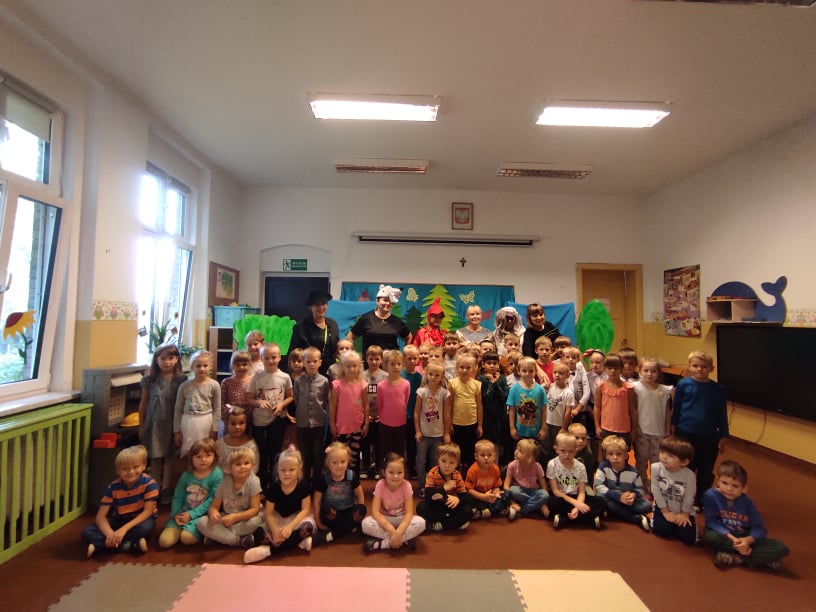 przedstawienie pt. Czerwony Kapturek